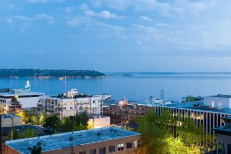 The Mediterranean Inn - 12