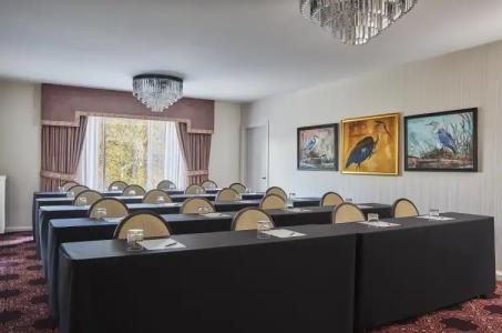 Graduate Seattle - 14