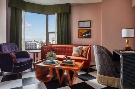 Graduate Seattle - 5