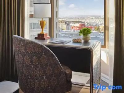 Graduate Seattle - 65