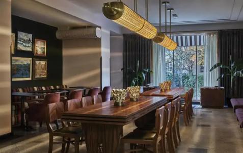 Graduate Seattle - 10