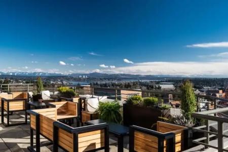 Graduate Seattle - 22