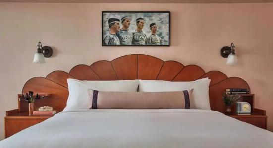 Graduate Seattle - 41