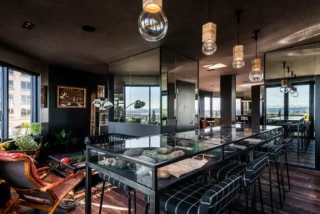 Graduate Seattle - 17