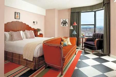 Graduate Seattle - 38