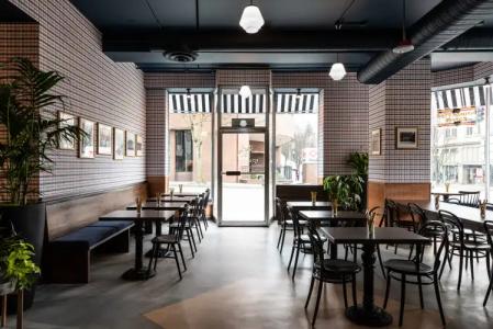 Graduate Seattle - 7