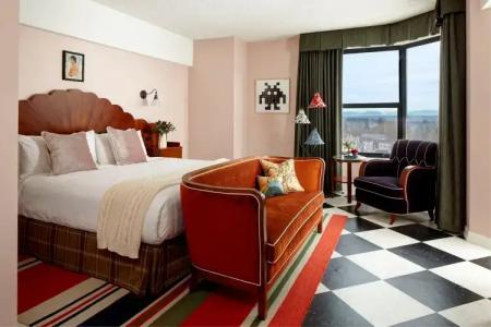 Graduate Seattle - 71