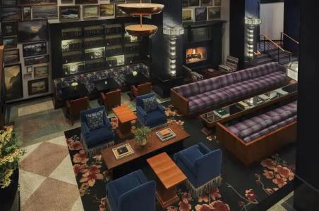 Graduate Seattle - 20