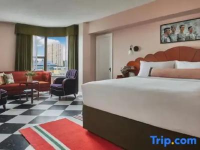 Graduate Seattle - 62