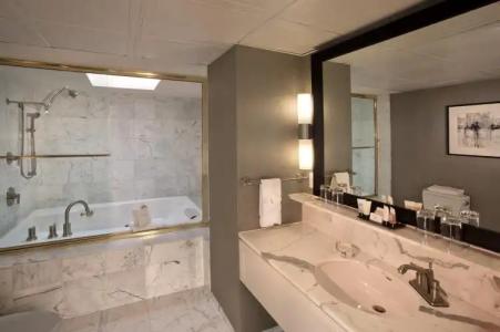 Warwick Seattle - 10