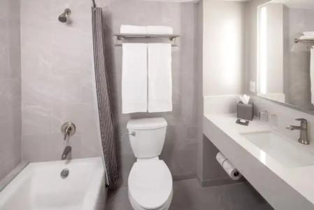 Warwick Seattle - 35