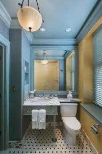 ICON, Autograph Collection - 26