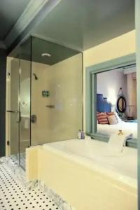 ICON, Autograph Collection - 24