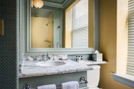 ICON, Autograph Collection - 53