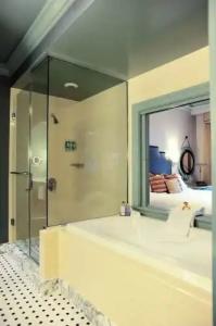 ICON, Autograph Collection - 54