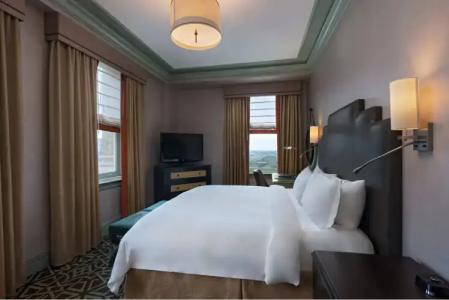 ICON, Autograph Collection - 18