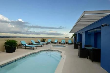 Magnolia Houston, a Tribute Portfolio - 18