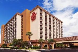 Crowne Plaza Suites – Near Sugar Land, Houston