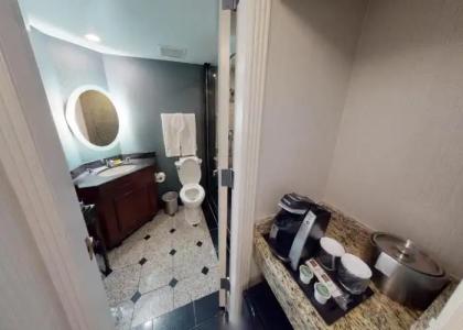 The Whitehall Houston - 40