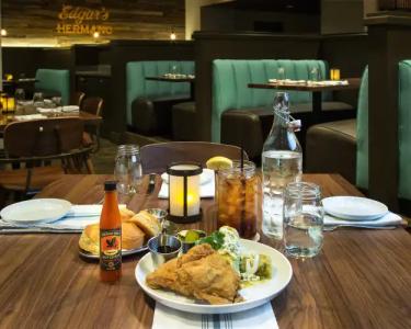 The Whitehall Houston - 11