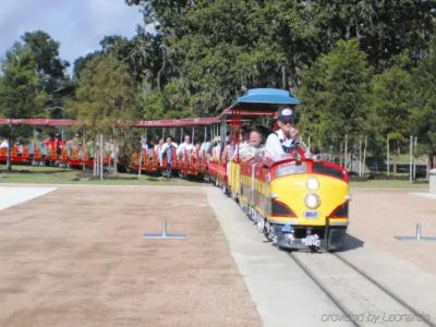 The Whitehall Houston - 35