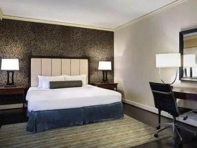 The Whitehall Houston - 43