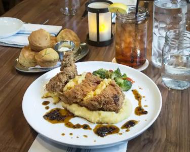 The Whitehall Houston - 12