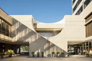 Hilton University of Hotel