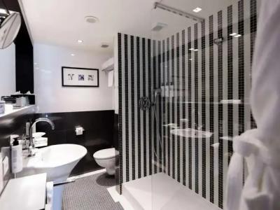 Warwick Melrose - 22