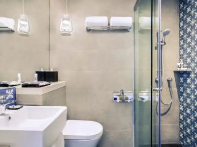 Warwick Melrose - 44