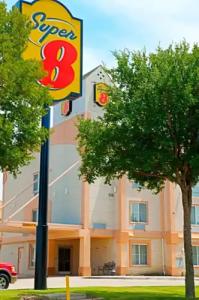 Super 8 by Wyndham Irving/DFW Apt/North - 45