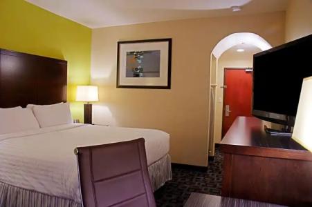 Super 8 by Wyndham Irving/DFW Apt/North - 69