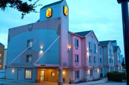 Super 8 by Wyndham Irving/DFW Apt/North - 15