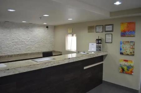 Super 8 by Wyndham Irving/DFW Apt/North - 8