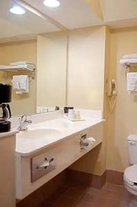 Super 8 by Wyndham Irving/DFW Apt/North - 47