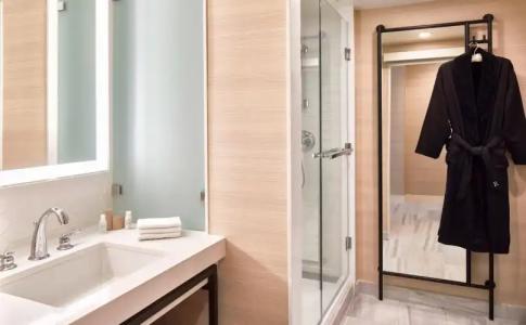 Renaissance Dallas - 7