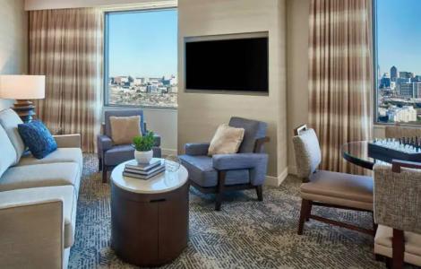 Renaissance Dallas - 5