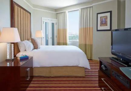 Renaissance Dallas - 48