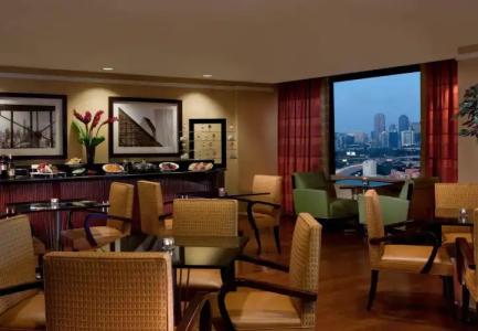 Renaissance Dallas - 42