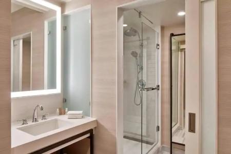 Renaissance Dallas - 33