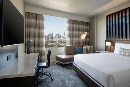 Renaissance Dallas - 34