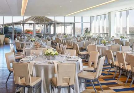 Renaissance Dallas - 25