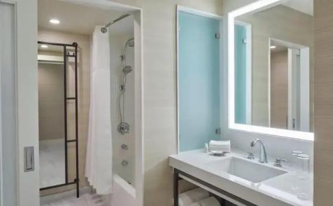 Renaissance Dallas - 6