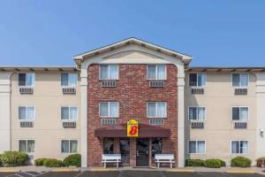 Super 8 by Wyndham Irving DFW Airport/South, Irving