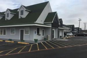 The Crossroads Hotel and Suites Irving, Irving