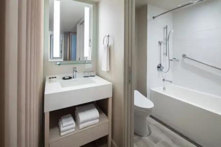 Sheraton Waikiki - 83