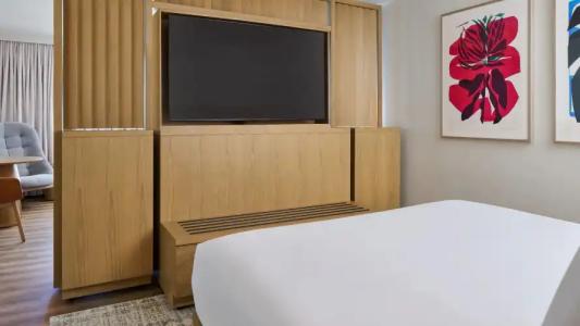 Hyatt Regency Waikiki Beach Resort & Spa - 52