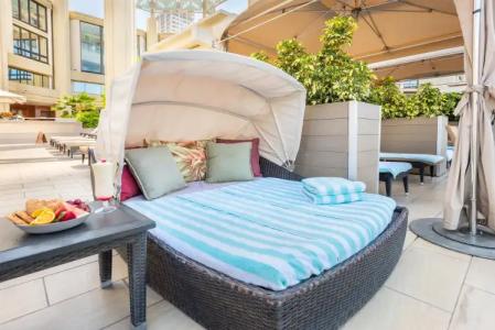 Hyatt Regency Waikiki Beach Resort & Spa - 18