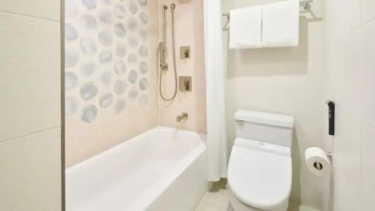 Hyatt Regency Waikiki Beach Resort & Spa - 57