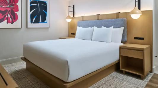 Hyatt Regency Waikiki Beach Resort & Spa - 54